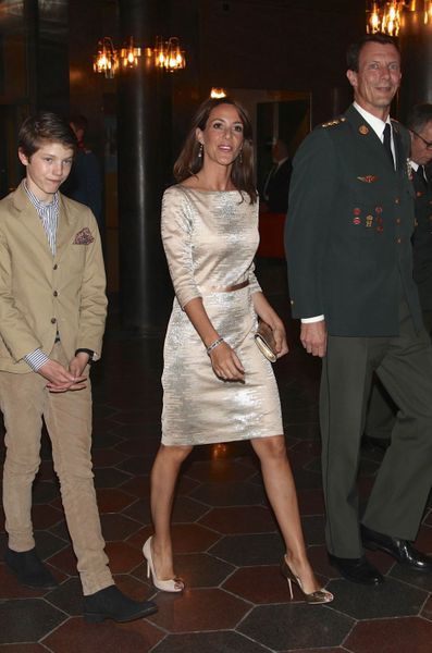 Le-prince-Joachim-de-Danemark-avec-la-princesse-Marie-et-le-prince-Felix-a-Copenhague-le-20-mai-2016.jpg