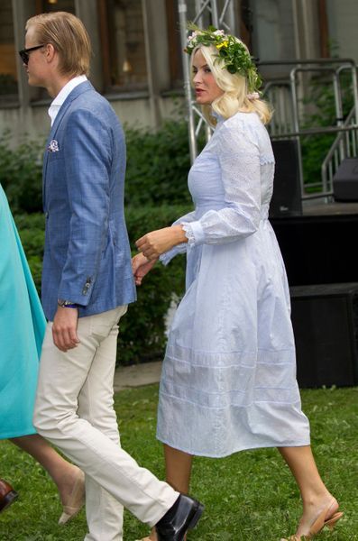 La-princesse-Mette-Marit-de-Norvege-avec-son-fils-Marius-Borg-Hoiby-a-Trondheim-le-23-juin-2016.jpg