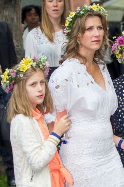 Les-princesses-Martha-Louise-de-Norvege-et-sa-fille-Leha-Isadora-a-Trondheim-le-23-juin-2016.jpg
