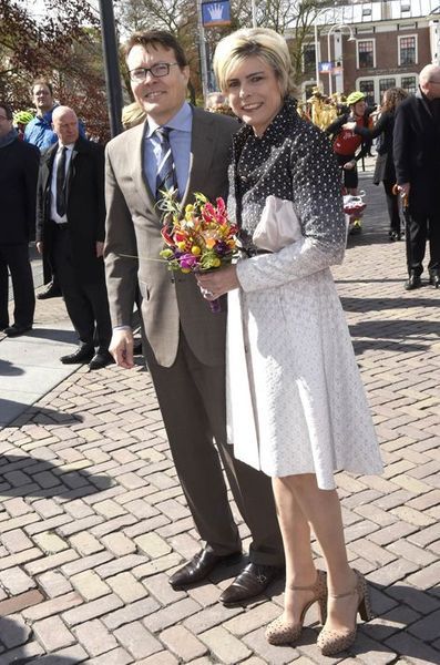 Le-prince-Constantijn-et-la-princesse-Laurentien-des-Pays-Bas-a-Zwolle-le-27-avril-2016.jpg