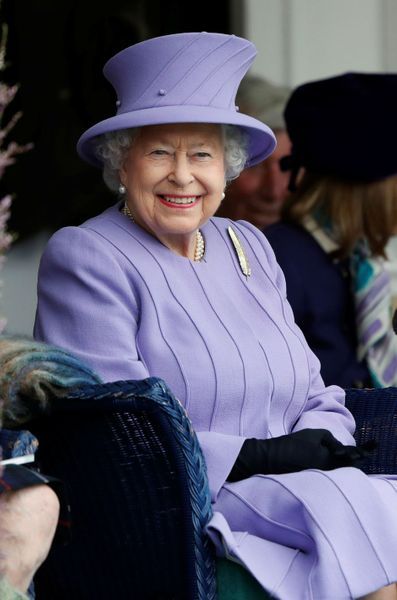 La-reine-Elizabeth-II-a-Braemar-le-3-septembre-2016.jpg