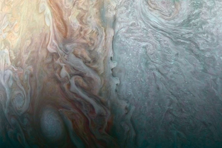 Planète Jupiter vue depuis la sonde Juno  Pia21338