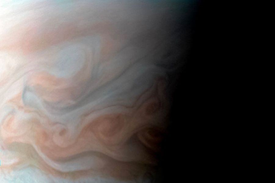 Planète Jupiter vue depuis la sonde Juno  Pia21384-0