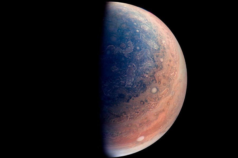 Planète Jupiter vue depuis la sonde Juno  Pia21390