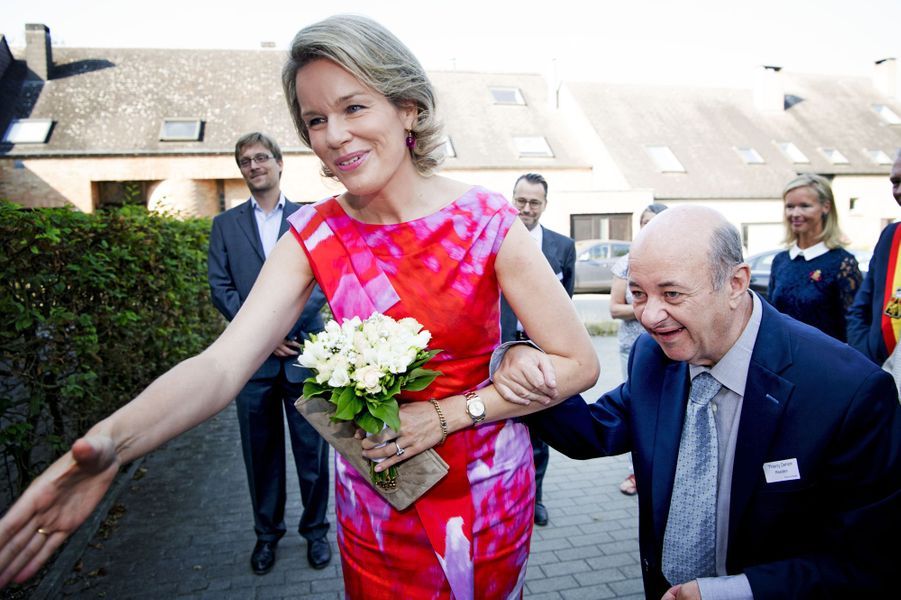 La-reine-Mathilde-de-Belgique-a-Louvain-la-Neuve-le-15-septembre-2016.jpg