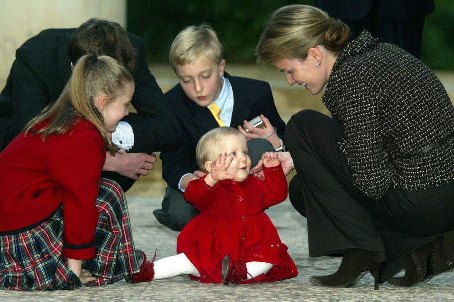 La-princesse-Elisabeth-de-Belgique-le-19-decembre-2002.jpg
