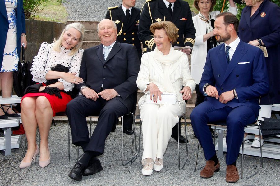 La-famille-royale-de-Norvege-a-Oslo-le-7-juin-2016.jpg