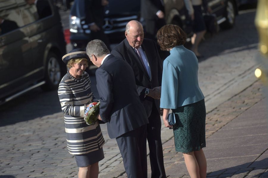La-reine-Sonja-et-le-roi-Harald-V-de-Norvege-avec-le-couple-presidentiel-finlandais-a-Helsinki-le-6-septembre-2016.jpg