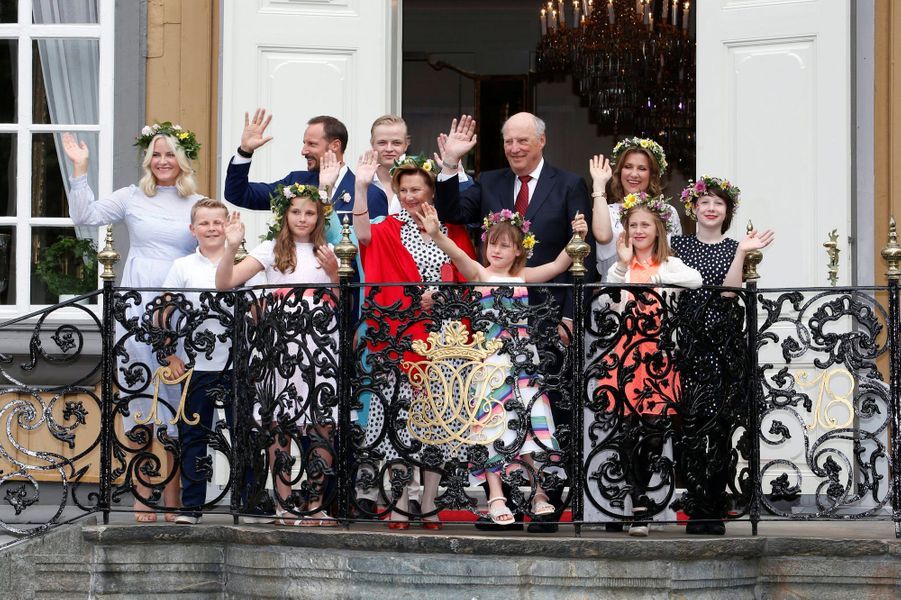 La-famille-royale-de-Norvege-a-Trondheim-le-23-juin-2016.jpg