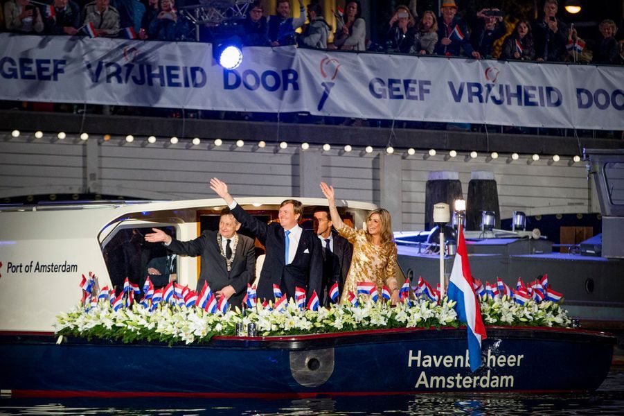 La-reine-Maxima-et-le-roi-Willem-Alexander-des-Pays-Bas-a-Amsterdam-le-5-mai-2016.jpg