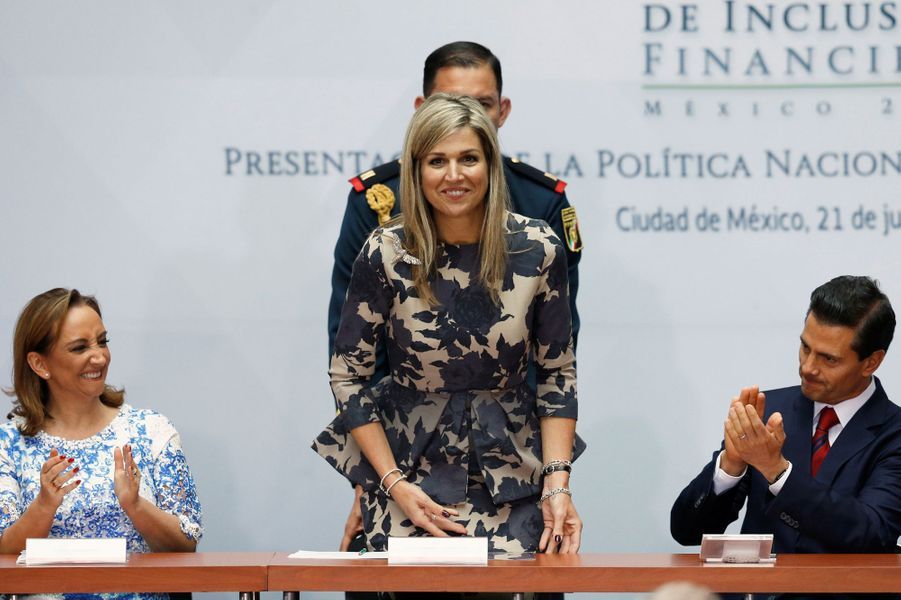 La-reine-Maxima-des-Pays-Bas-avec-Claudia-Ruiz-Massieu-et-Enrique-Pena-Nieto-a-Mexico-le-21-juin-2016.jpg