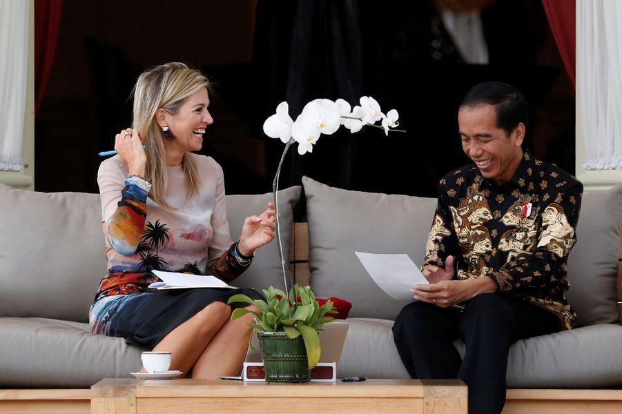 La-reine-Maxima-des-Pays-Bas-avec-le-president-indonesien-Joko-Widodo-a-Jakarta-le-1er-septembre-2016.jpg