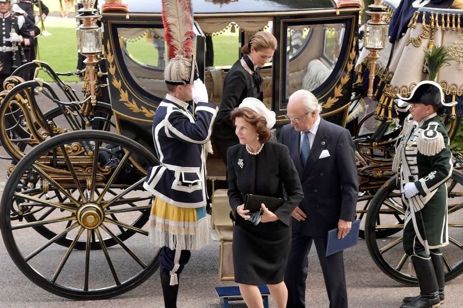 La-reine-Silvia-le-roi-Carl-XVI-Gustaf-et-la-princesse-Madeleine-de-Suede-a-Stockholm-le-13-septembre-2016.jpg