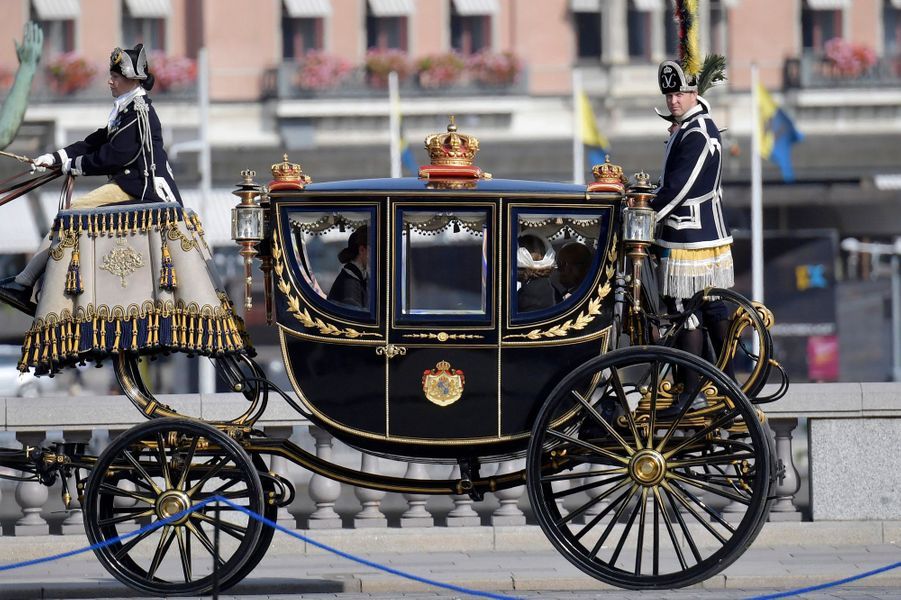 Le-carrosse-du-roi-Carl-XVI-Gustaf-et-de-la-reine-Silvia-a-Stockholm-le-13-septembre-2016.jpg