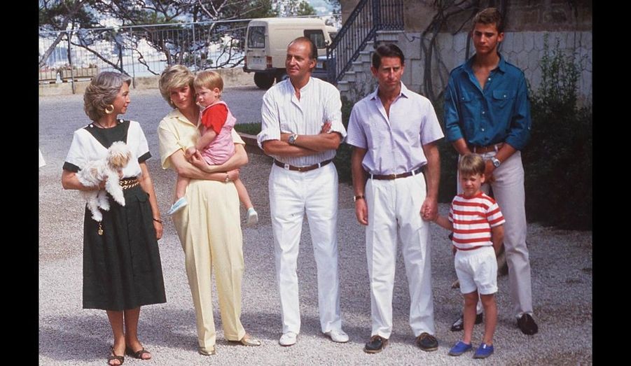 ¿Cuánto mide el Príncipe Carlos? / Prince Charles - Altura - Real height Aout-1987-devant-le-Palais-Marivent-de-Majorque