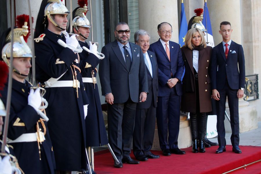 Mohammed VI Du Maroc Et Moulay El Hassan A? Paris, Le 12 De?cembre 2017 12