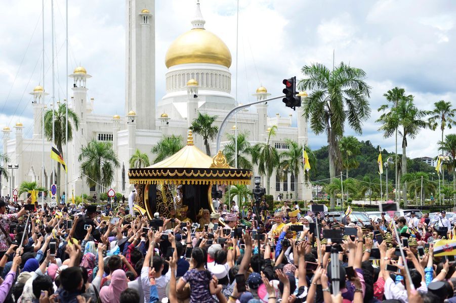 Jubile-D-or-Du-Sultan-De-Brunei-Le-5-Octobre-2017-2.jpg
