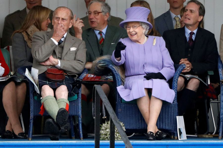 La-reine-Elizabeth-II-et-le-prince-Philip-a-Braemar-le-3-septembre-2016.jpg