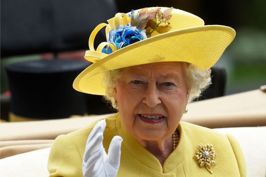La-reine-Elizabeth-II-au-Royal-Ascot-le-14-juin-2016.jpg