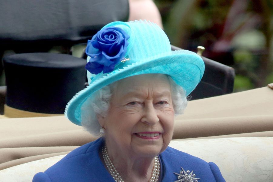 La-reine-Elizabeth-II-au-Royal-Ascot-le-17-juin-2016.jpg