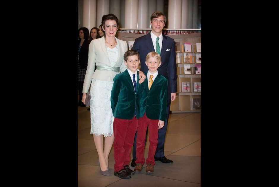 Le-prince-Louis-de-Luxembourg-avec-sa-femme-la-princesse-Tessy-et-leurs-fils-Gabriel-et-Noah-aux-95-ans-du-grand-duc-Jean-le-9-janvier-2016.jpg